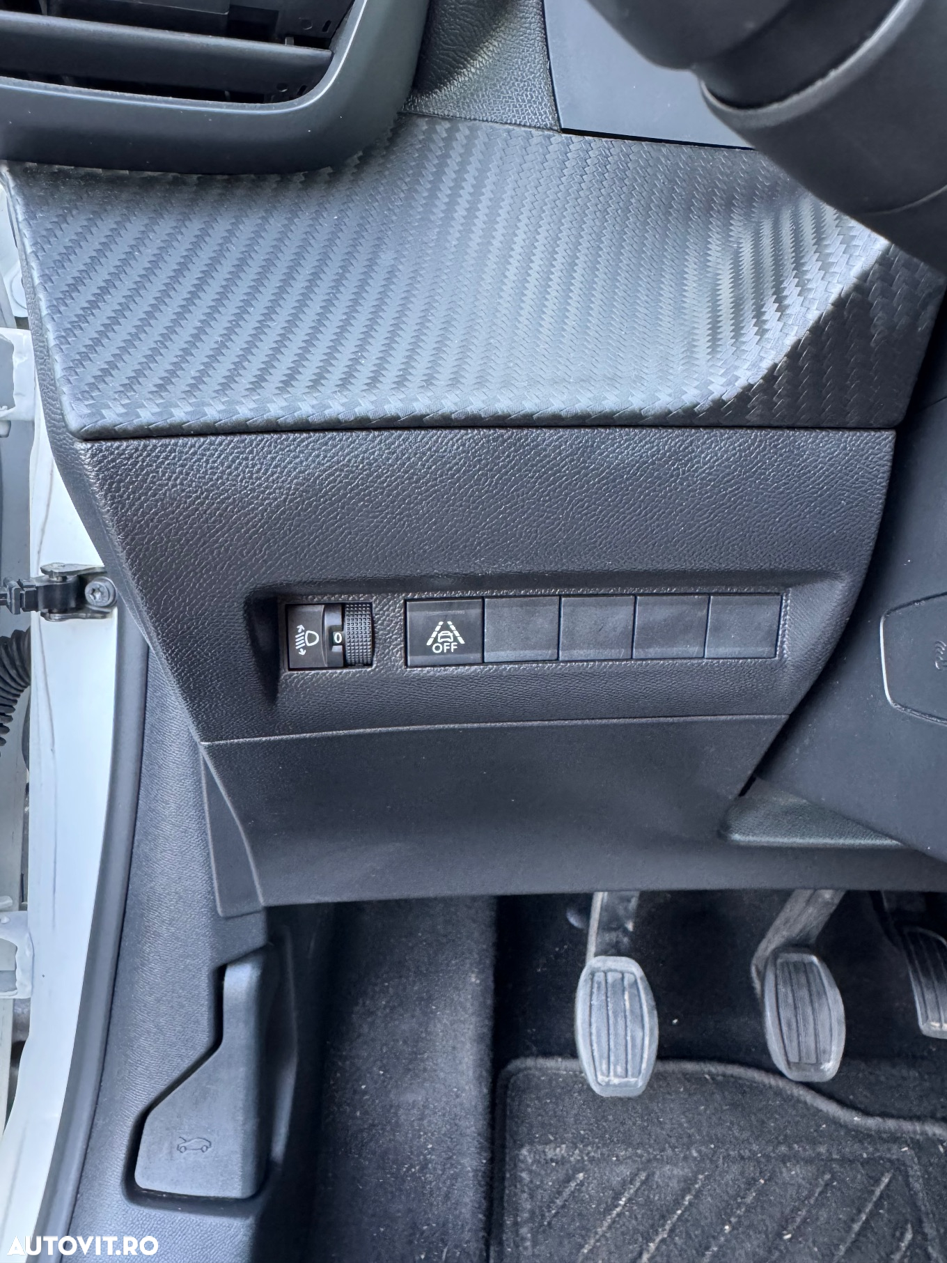 Peugeot 208 PureTech 110 Stop & Start Allure - 17