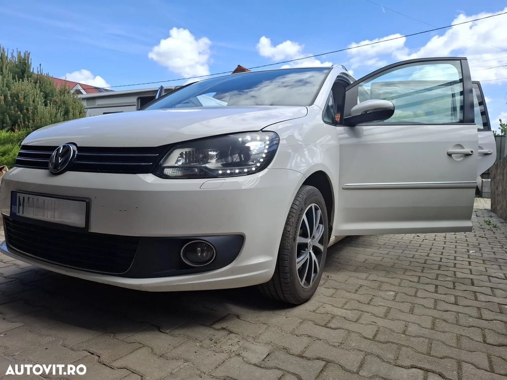 Volkswagen Touran 2.0 TDI DSG Comfortline - 1