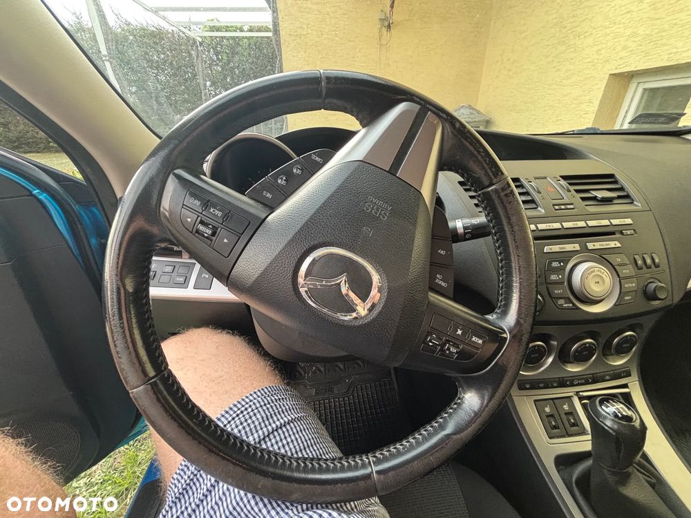 Mazda 3 1.6 CD Exclusive + - 11