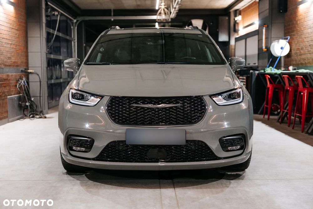 Chrysler Pacifica - 29