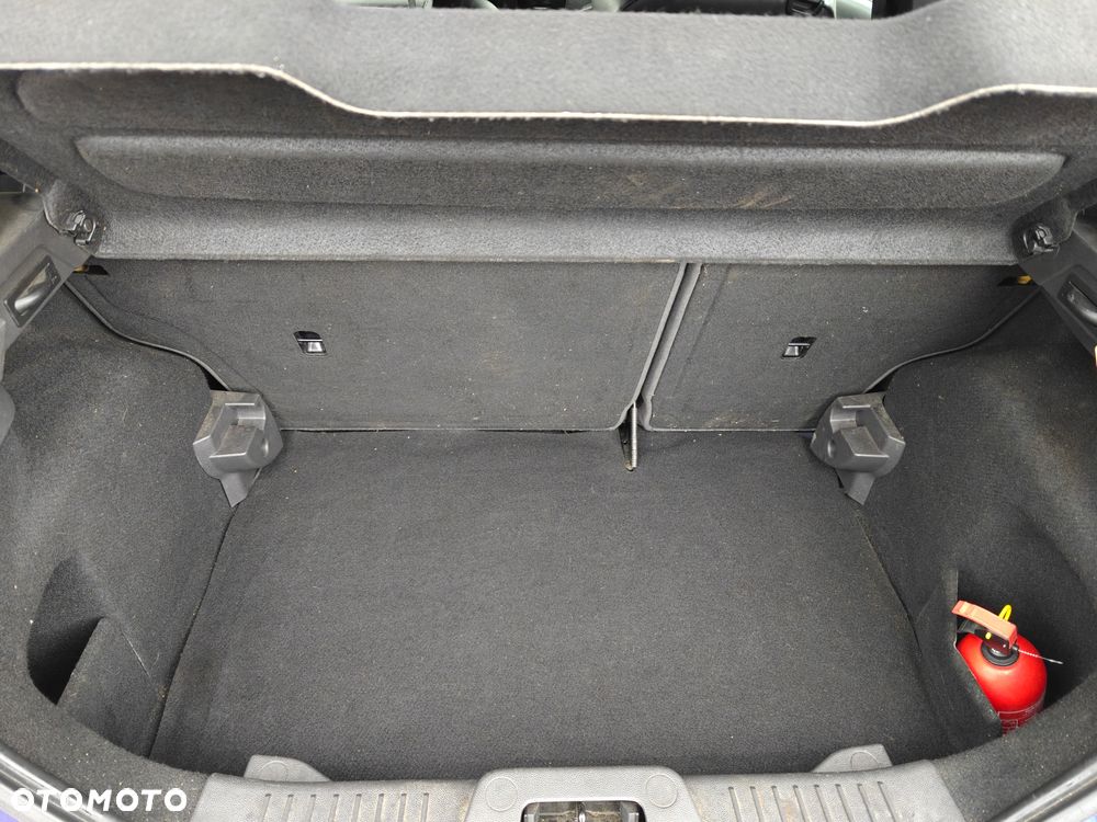 Ford Fiesta 1.6 EcoBoost ST - 11