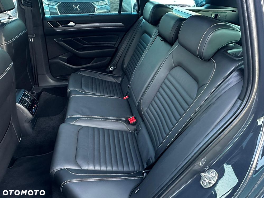 Volkswagen Passat ver-variant-2-0-tdi-scr-dsg-4motion-alltrack - 30