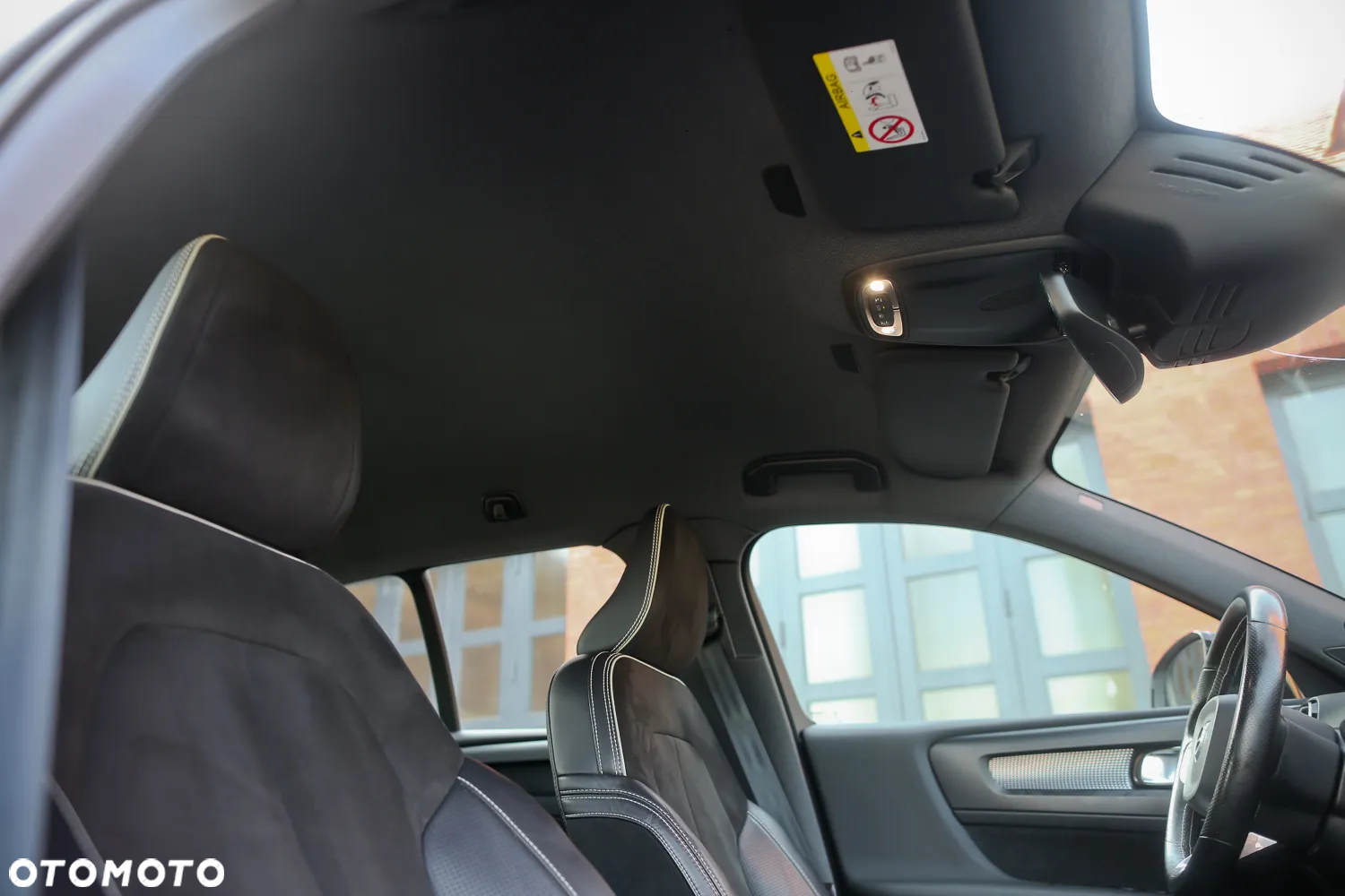 Volvo XC 40 D4 AWD Geartronic R-Design - 29