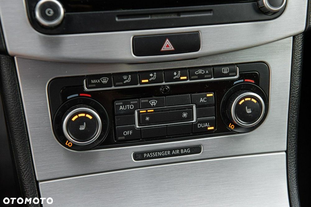 Volkswagen Passat - 24