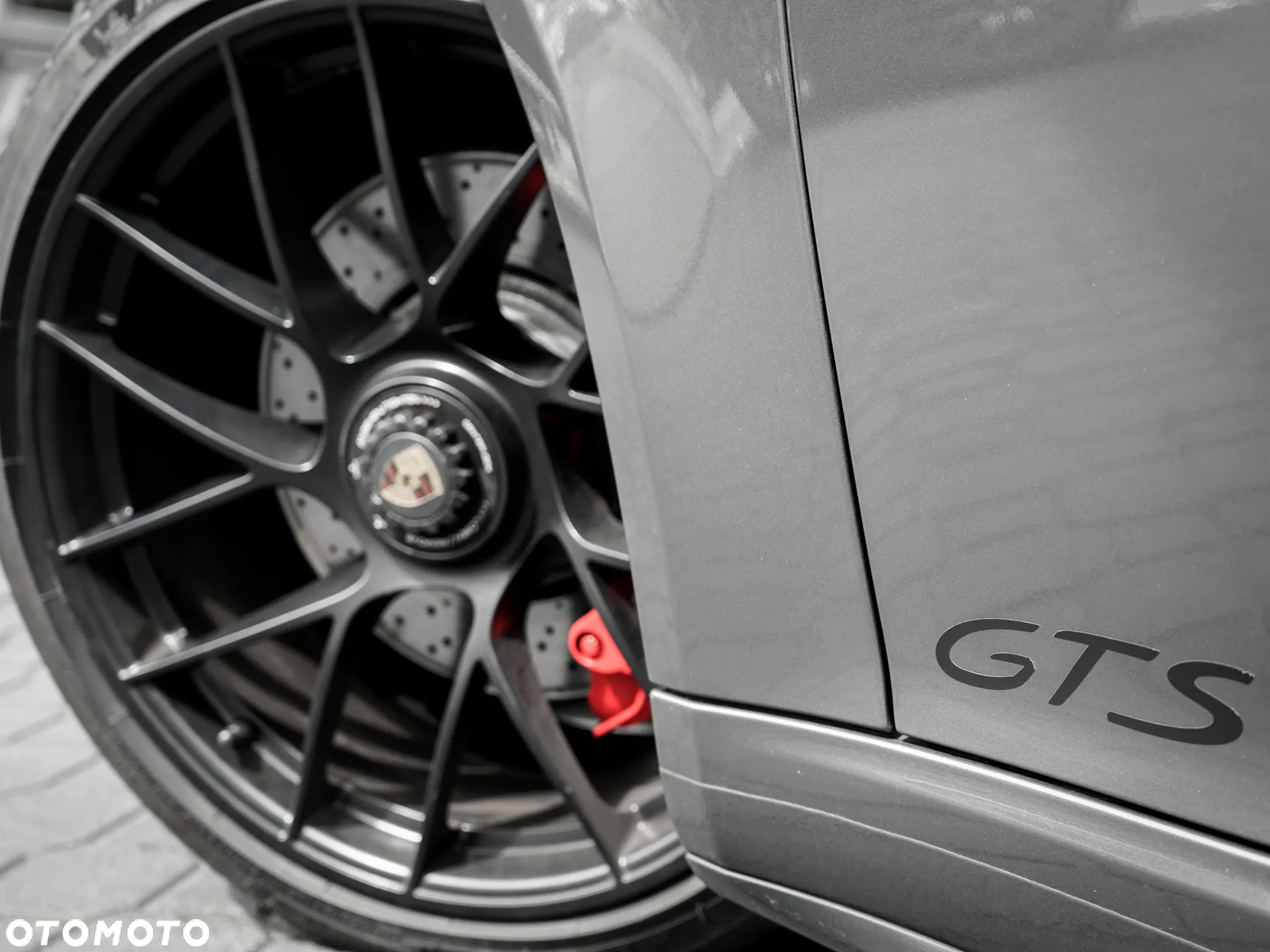 Porsche 911 Carrera 4 GTS PDK - 8