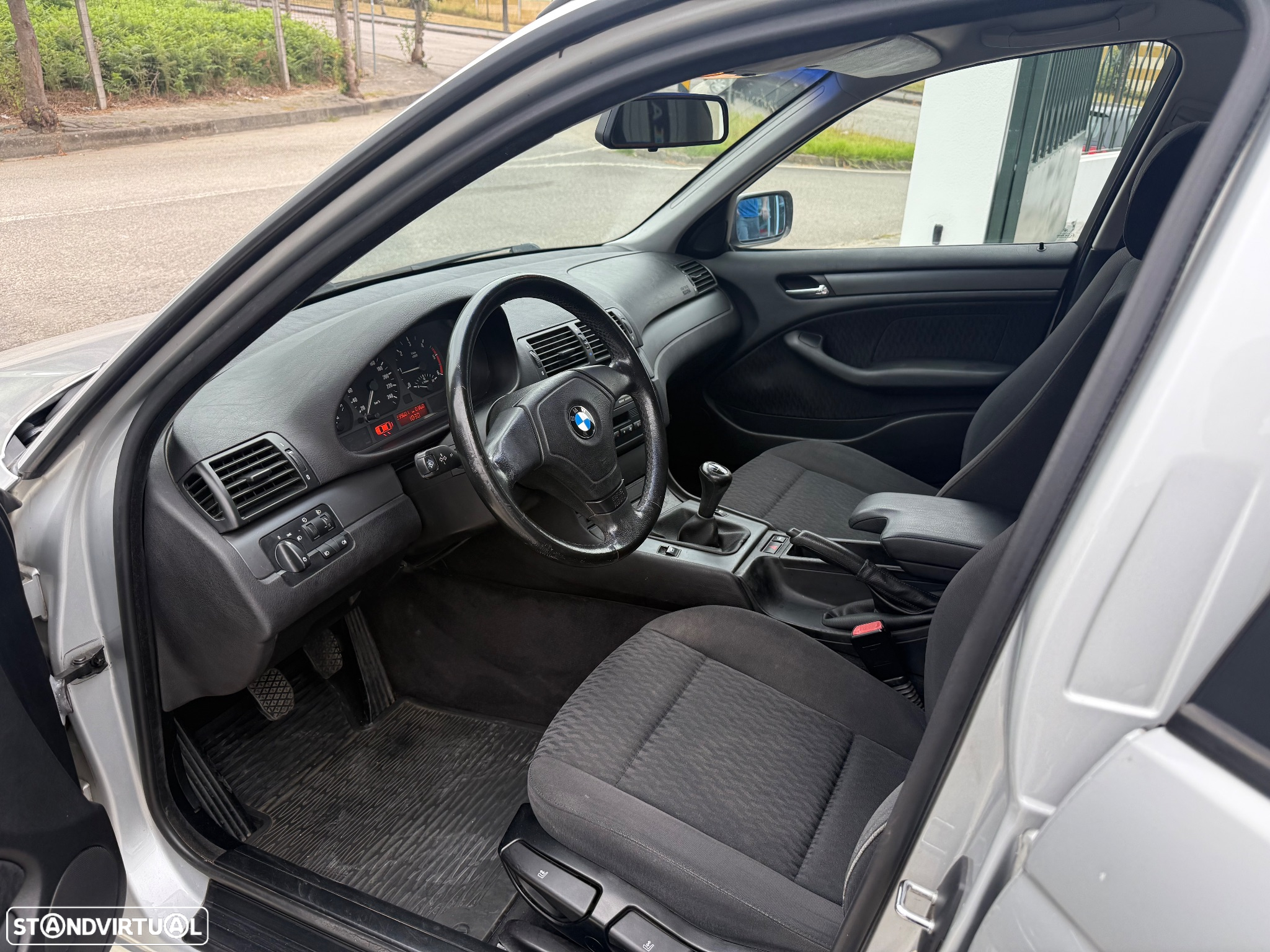 BMW 320 d Touring - 8