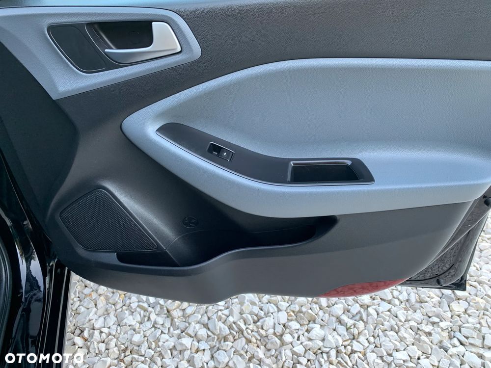 Hyundai i20 1.2 Fifa World Cup Edition - 37
