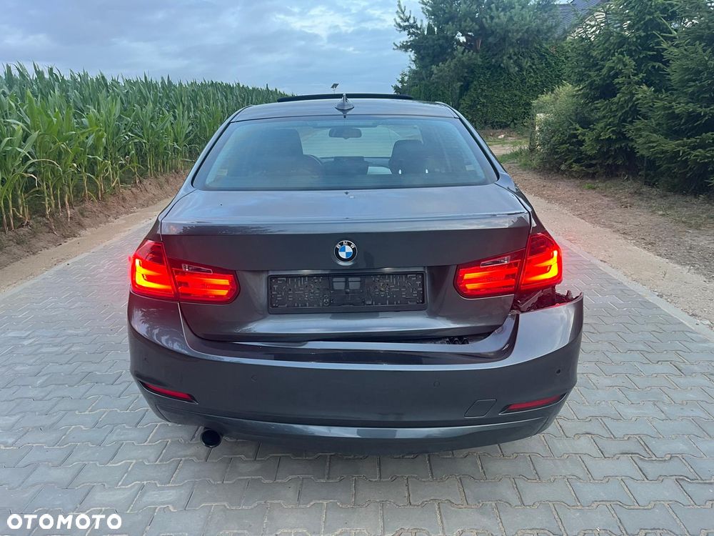 BMW Seria 3 320i Luxury Line - 5