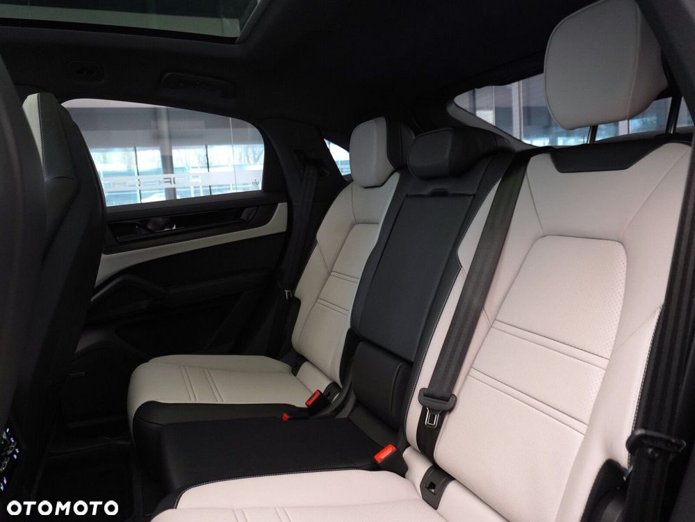 Porsche Cayenne E-Hybrid PHEV Black Edition - 33