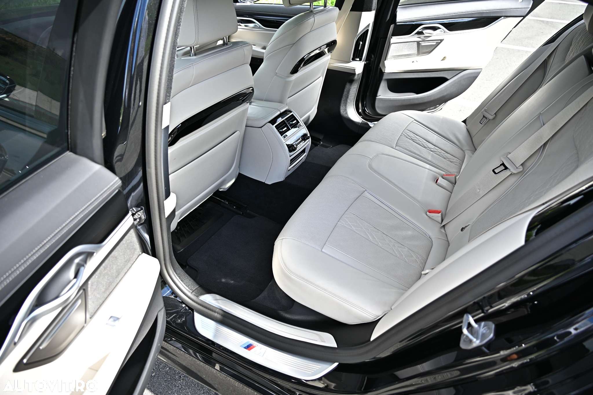 BMW Seria 7 750d xDrive - 38