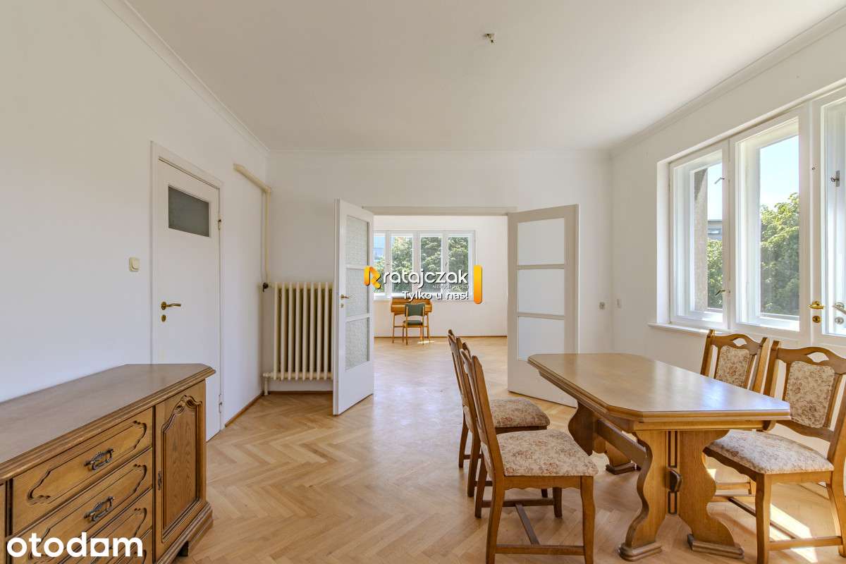 Mieszkanie w modernistycznej kamienicy Hallera
