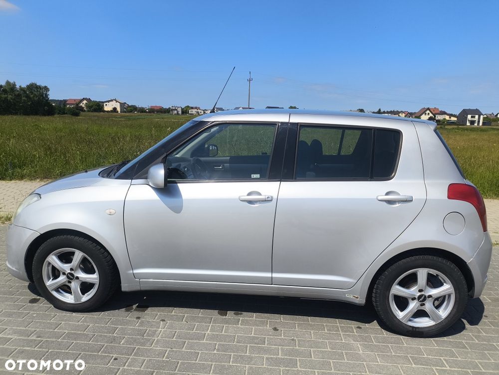 Suzuki Swift - 3