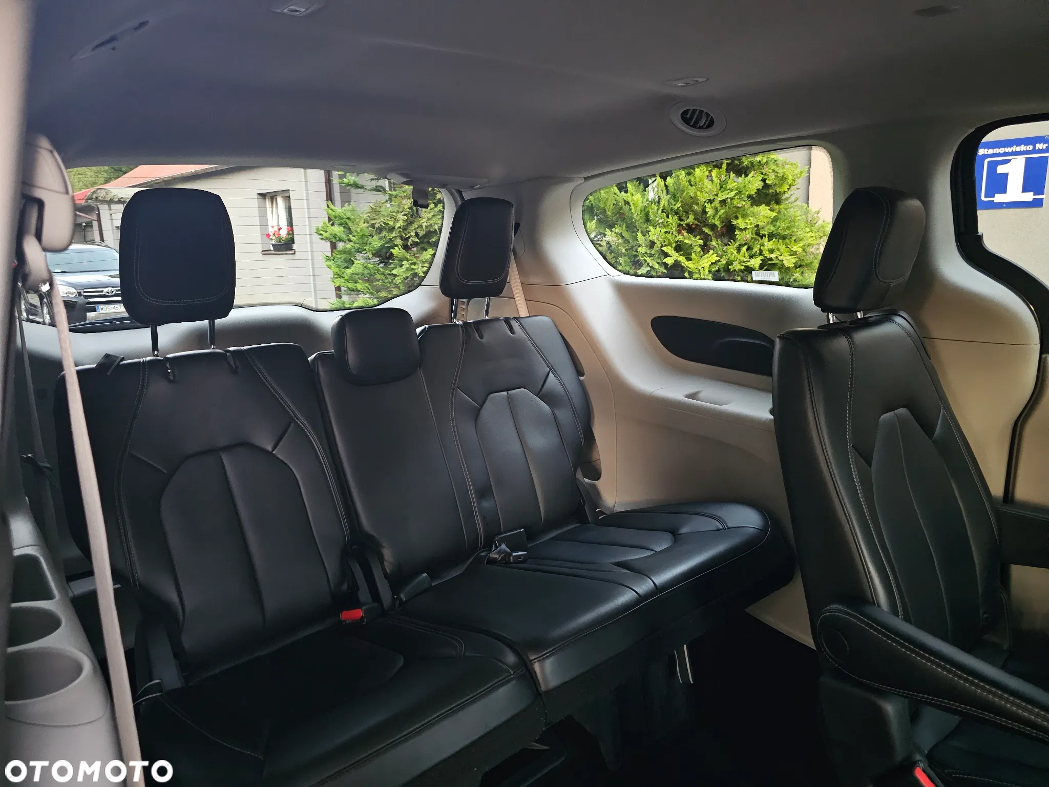 Chrysler Pacifica - 17