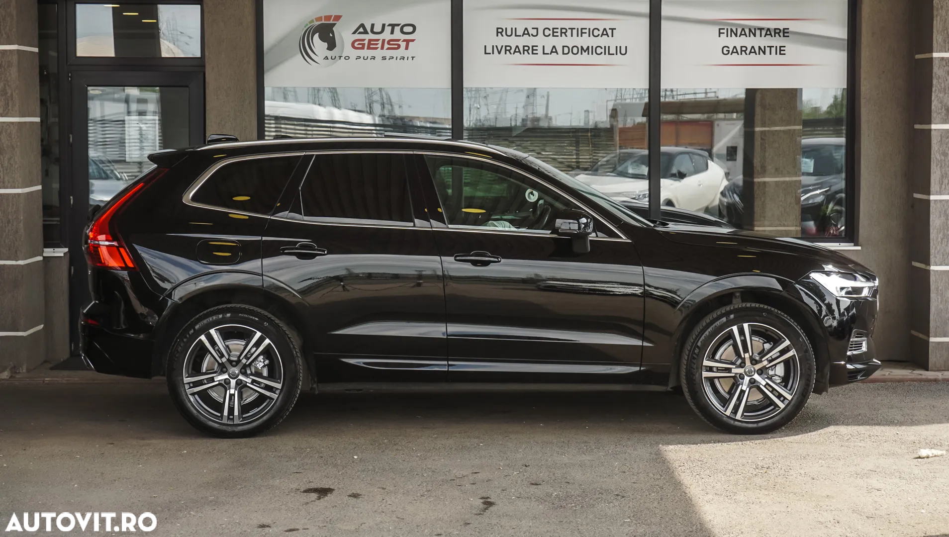 Volvo XC 60 T8 Twin Engine AWD Momentum - 5