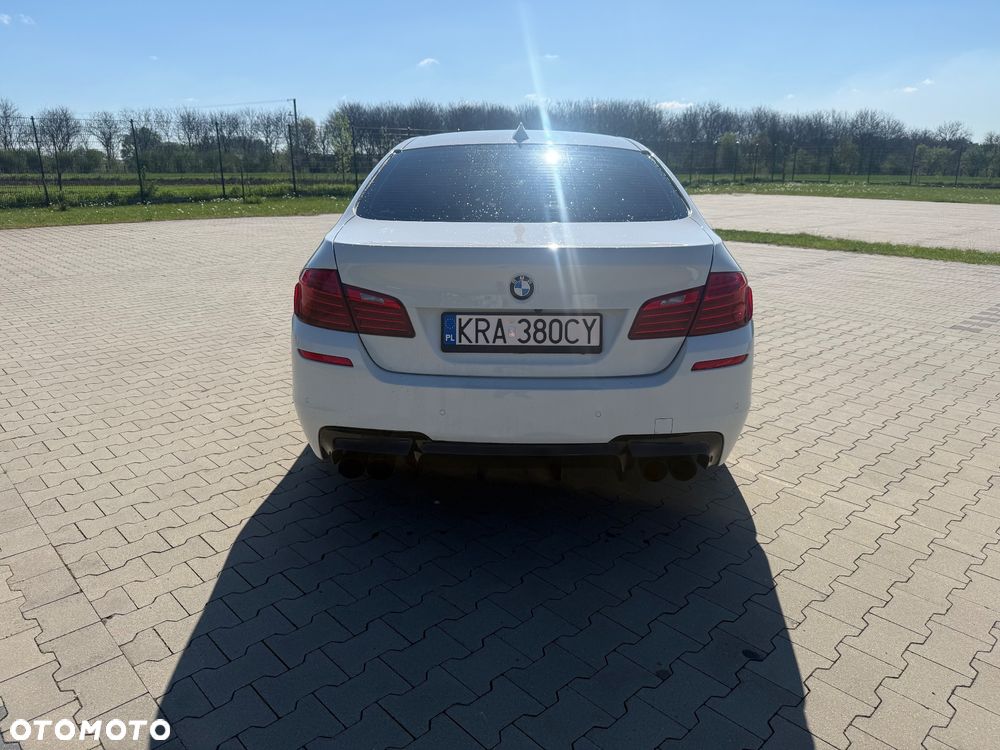 BMW Seria 5 550i - 6