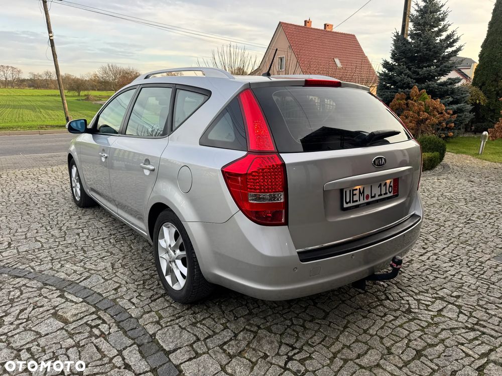 Kia Ceed 1.6 CVVT SW Dream-Team Edition - 7