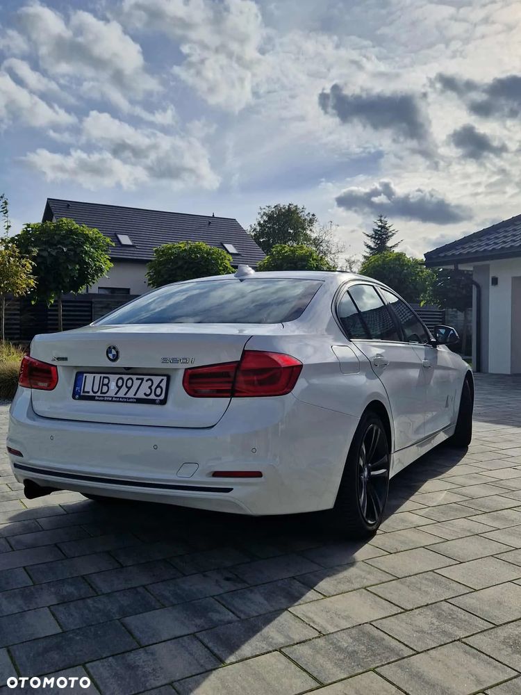 BMW Seria 3 320i xDrive Sport Line - 5
