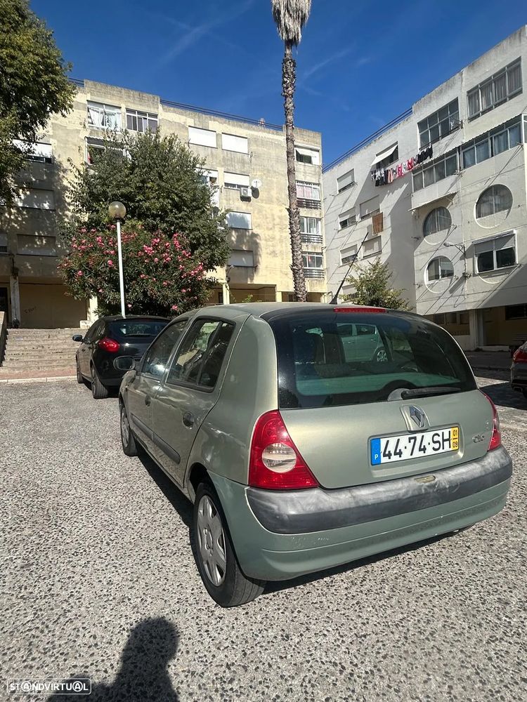 Renault Clio - 6