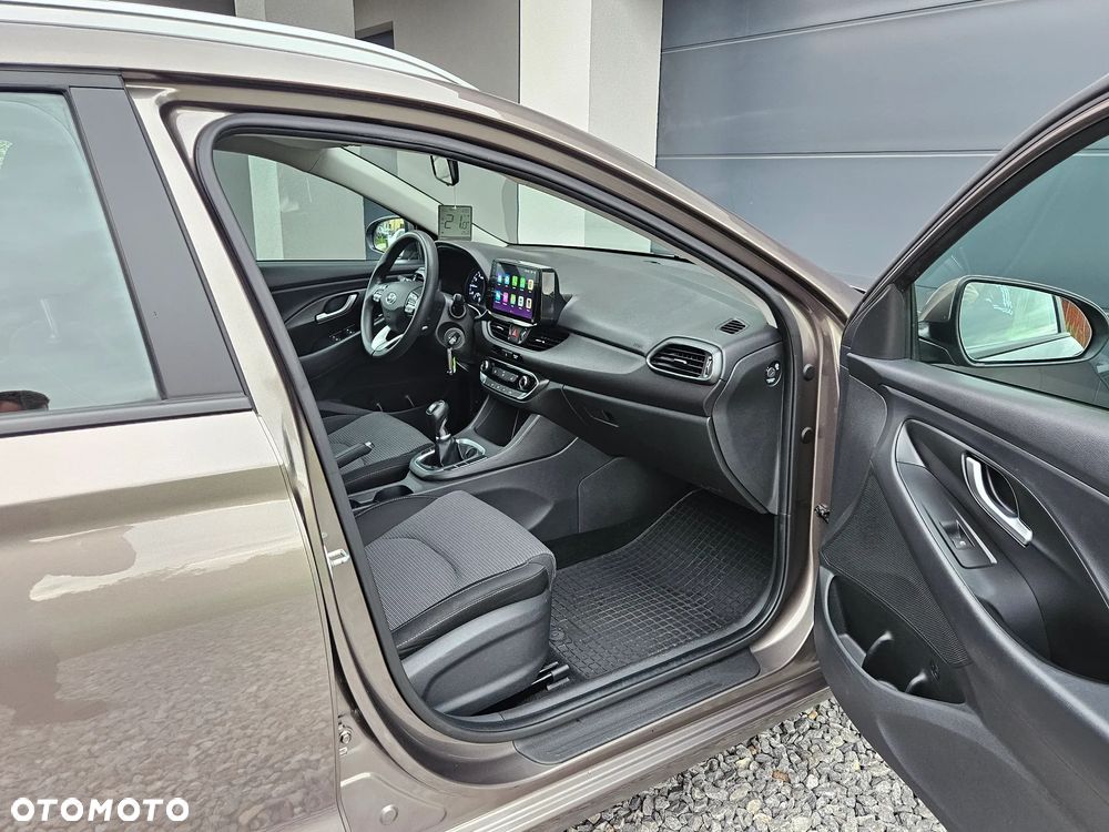 Hyundai i30 1.5 DPI Classic + - 29