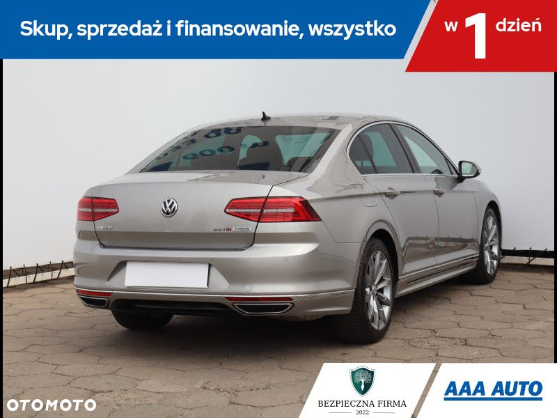 Volkswagen Passat - 6
