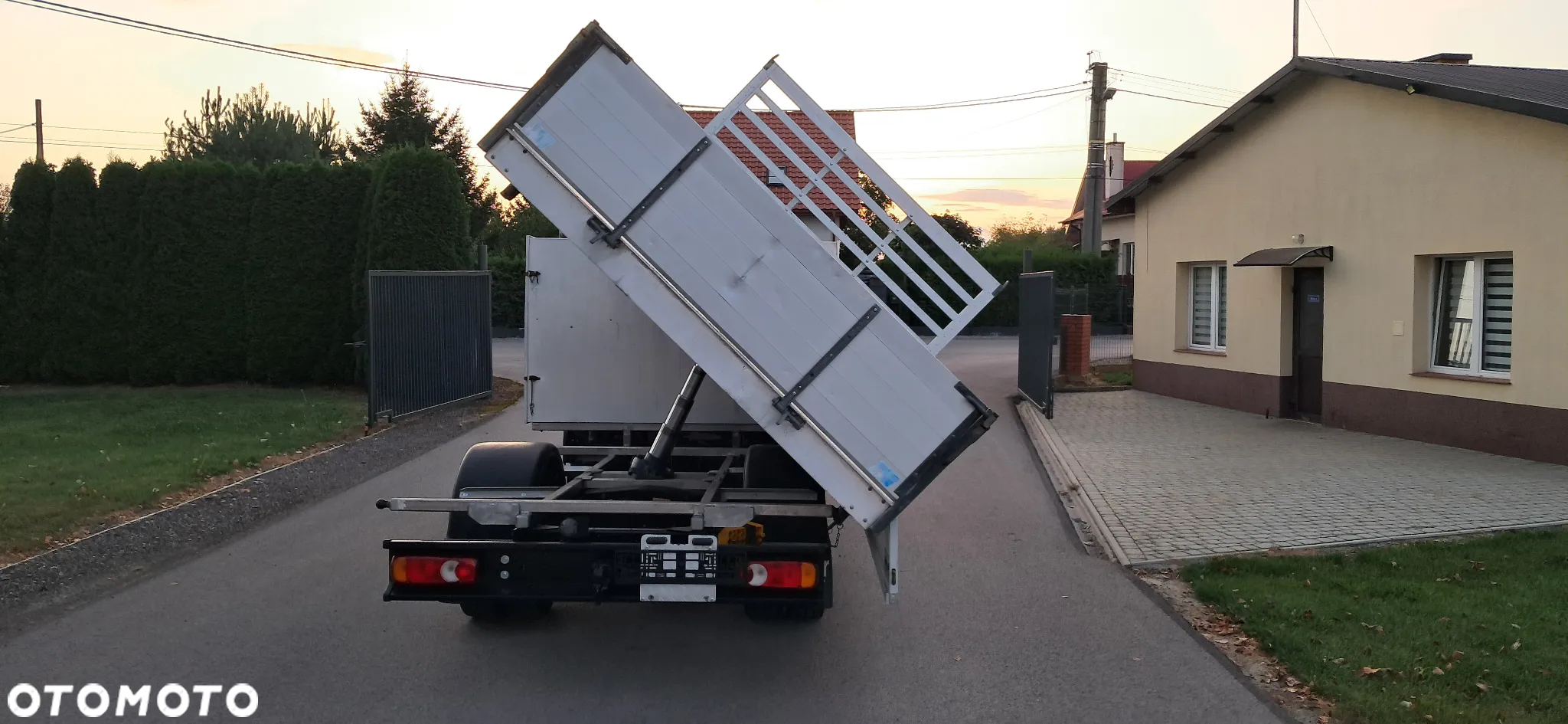 Renault Maxity 130.35 - 9