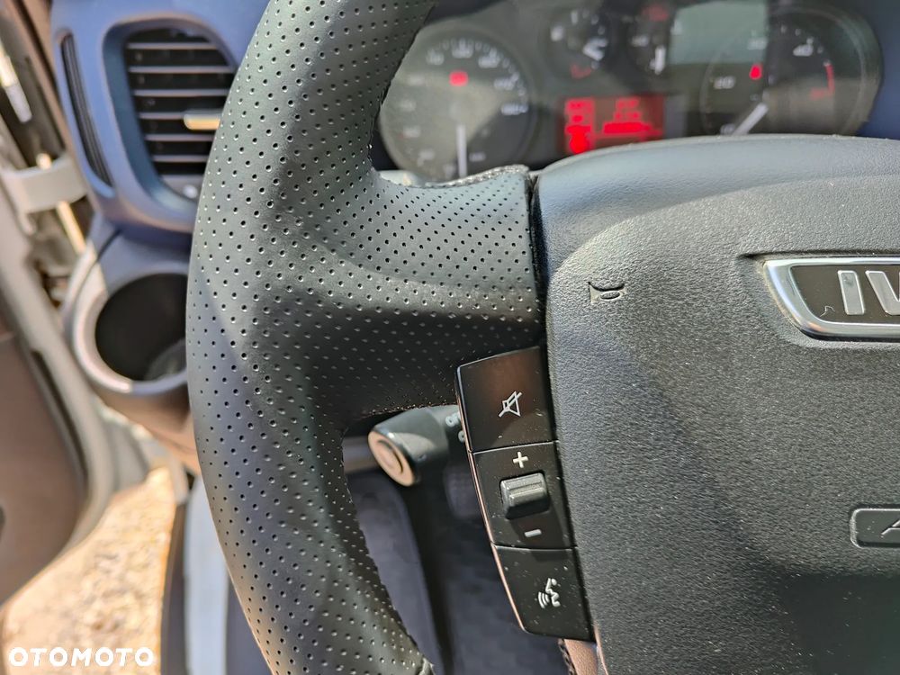Iveco DAILY 50/35c15 3.0d 150KM** BLIŹNIAK** Kontener 8-EuroPalet + DRZWI BOCZNE** POLSKI SALON** 233 tyś KM** DMC do 3.5T kat.B** - 17