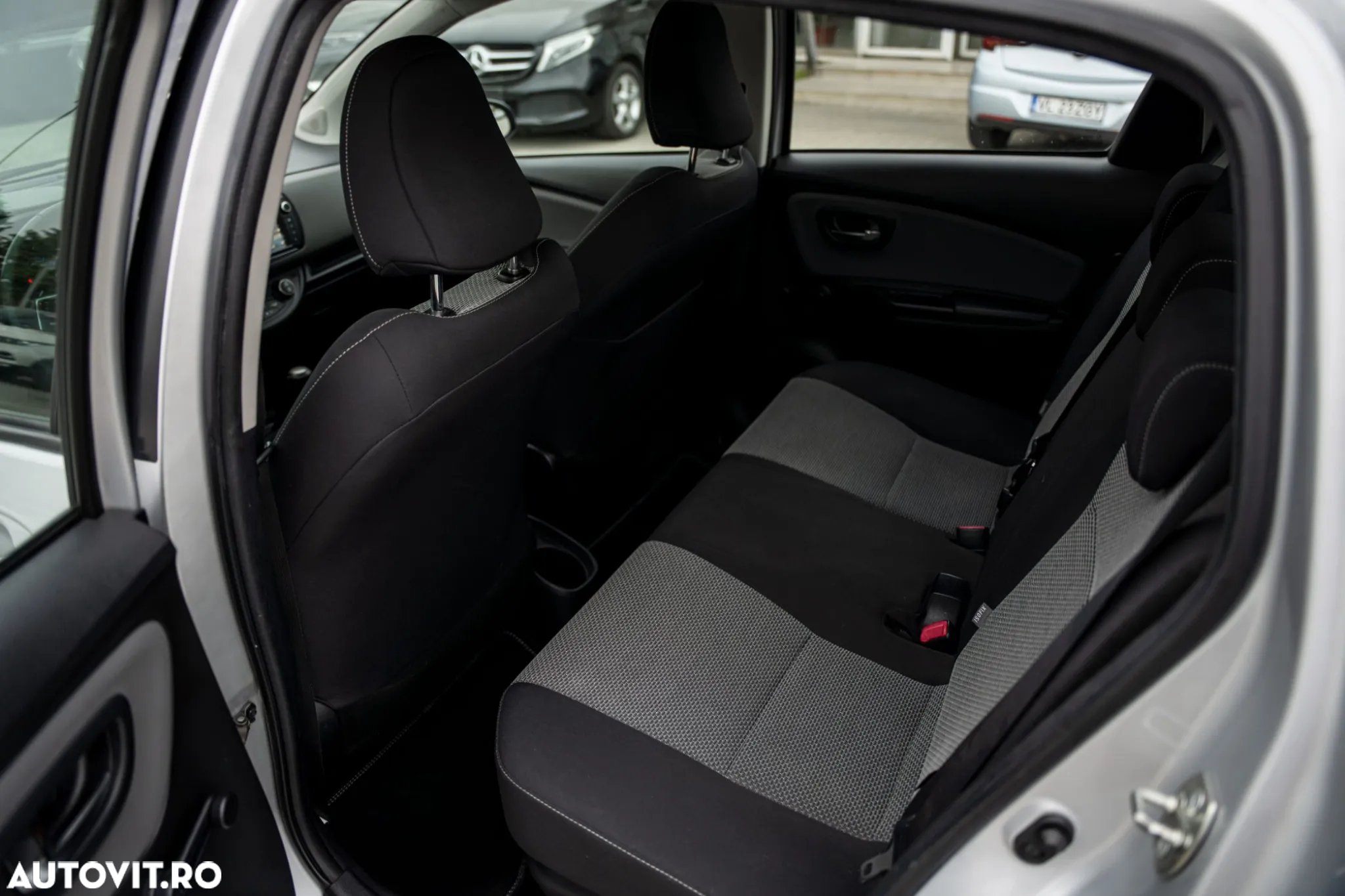 Toyota Yaris 1.5 VVT-i HSD Exclusive - 16