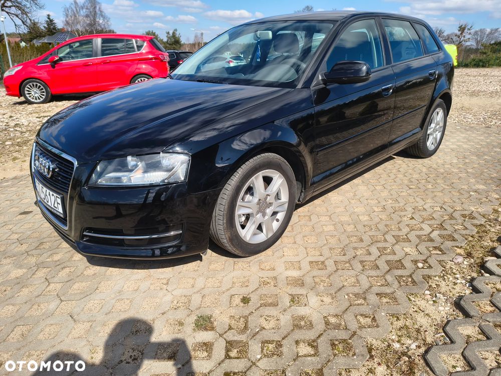 Audi A3 Sportback 1.6 TDI DPF Ambiente - 2