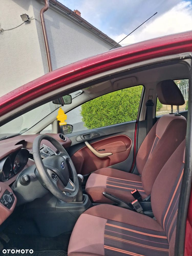 Ford Fiesta - 9