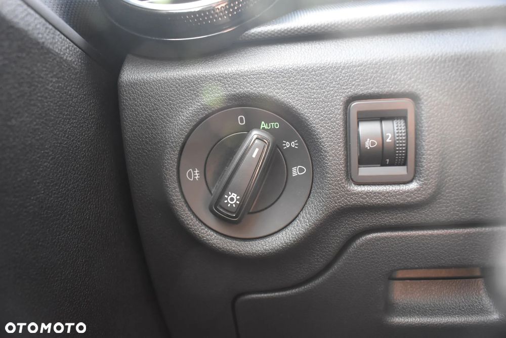Skoda Fabia 1.0 Ambition - 25