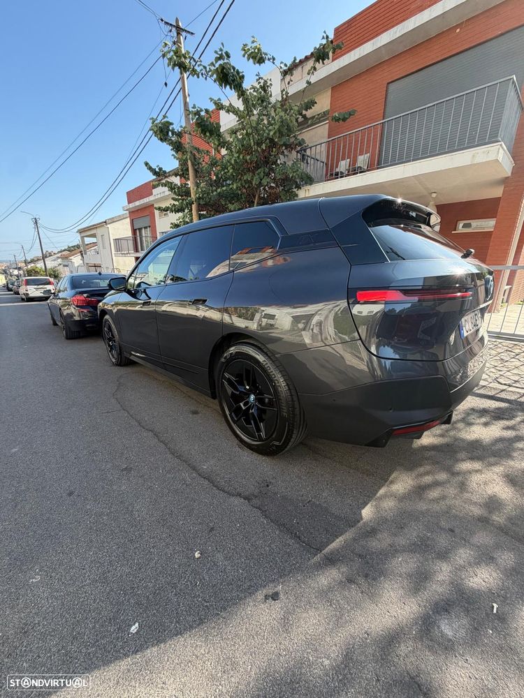 BMW iX xDrive 40 - 2