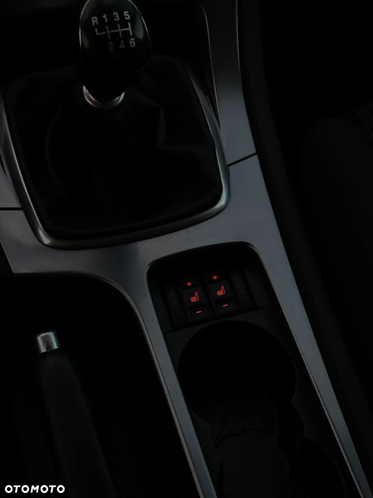 Ford Mondeo - 16