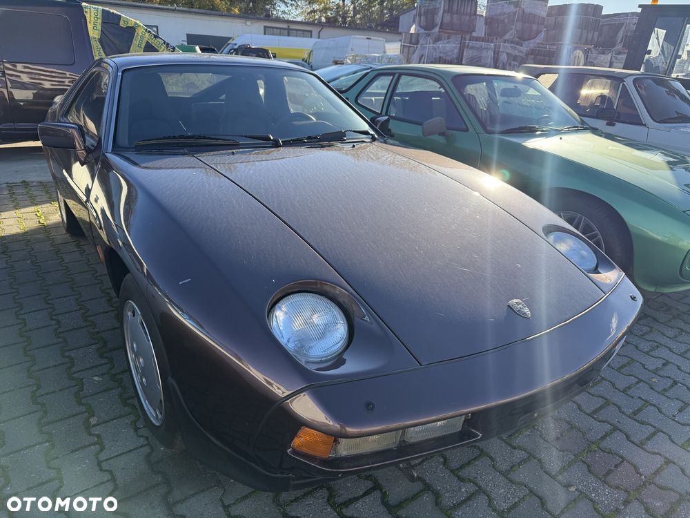 Porsche 928 - 1