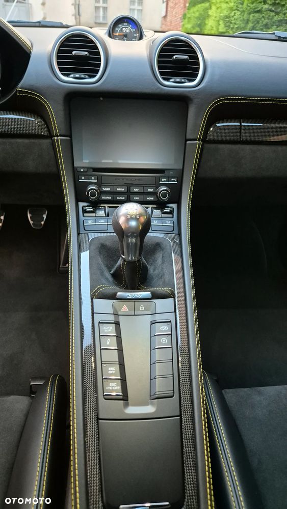 Porsche 718 Cayman - 15