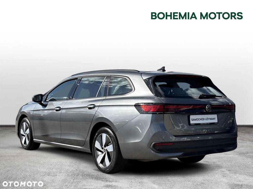 Volkswagen Passat - 4