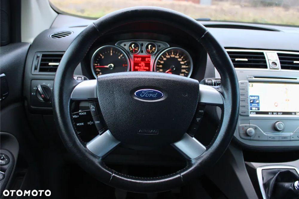 Ford Kuga 2.0 TDCi 2x4 Titanium - 19