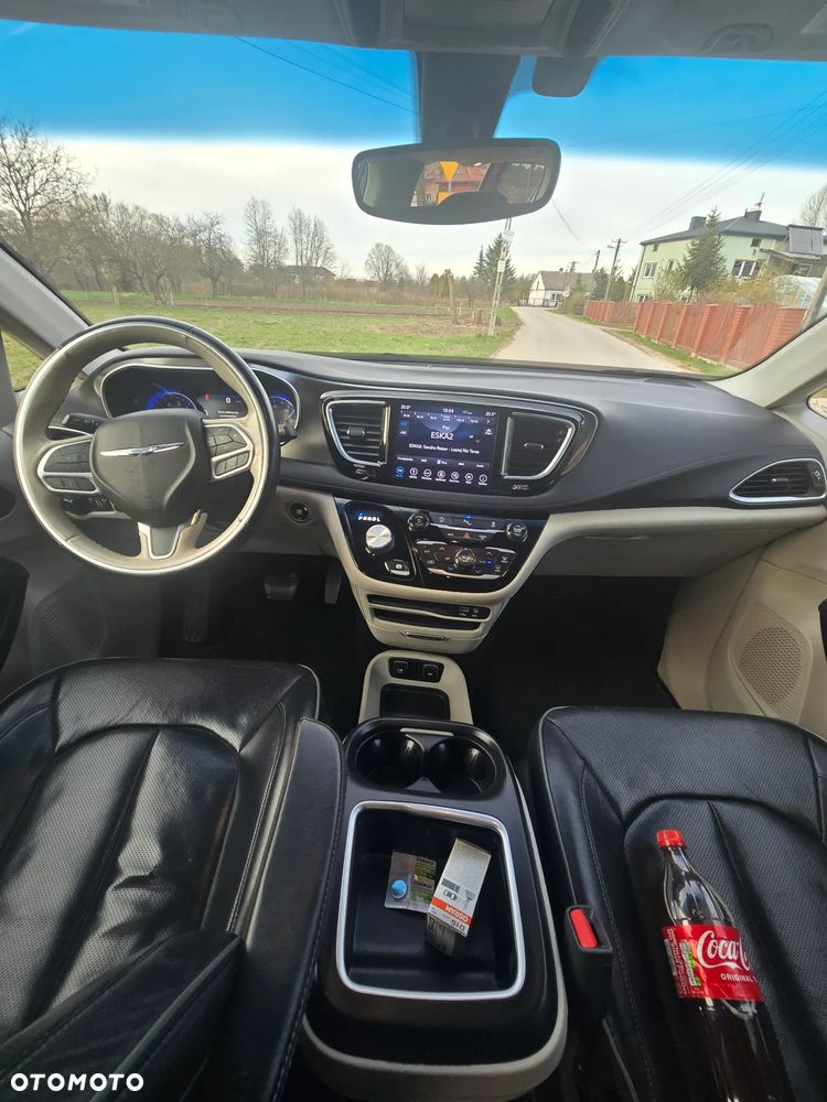 Chrysler Pacifica - 18