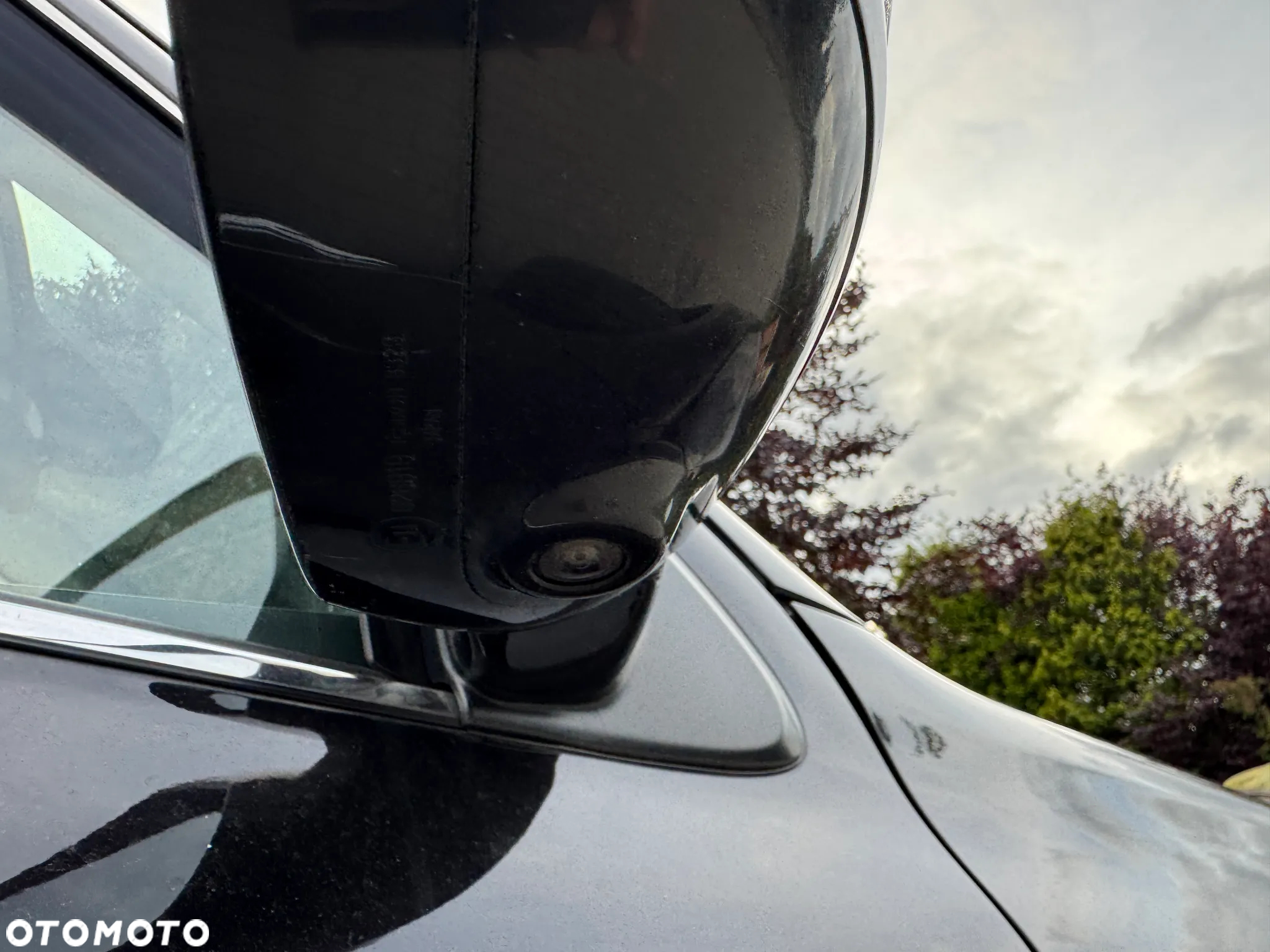 Mitsubishi Outlander PHEV Instyle NAVI + - 32