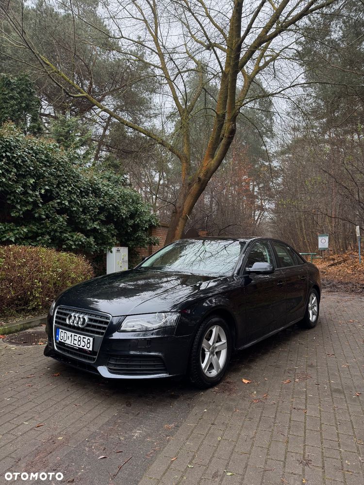 Audi A4 Limousine - 1