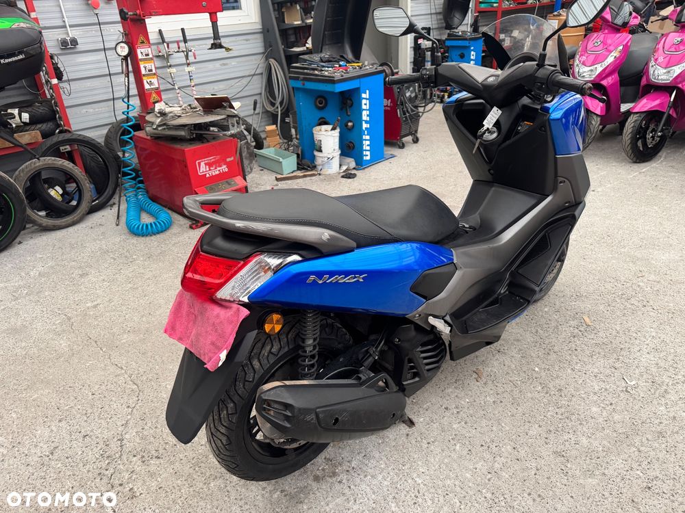 Yamaha NMAX - 7