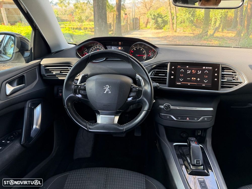 Peugeot 308 1.2 PureTech Allure EAT8 - 12