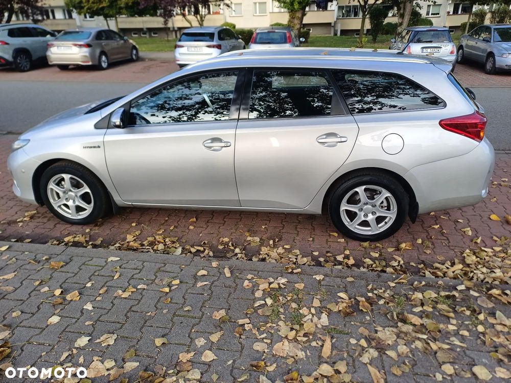 Toyota Auris 1.8 HSD Luna - 2