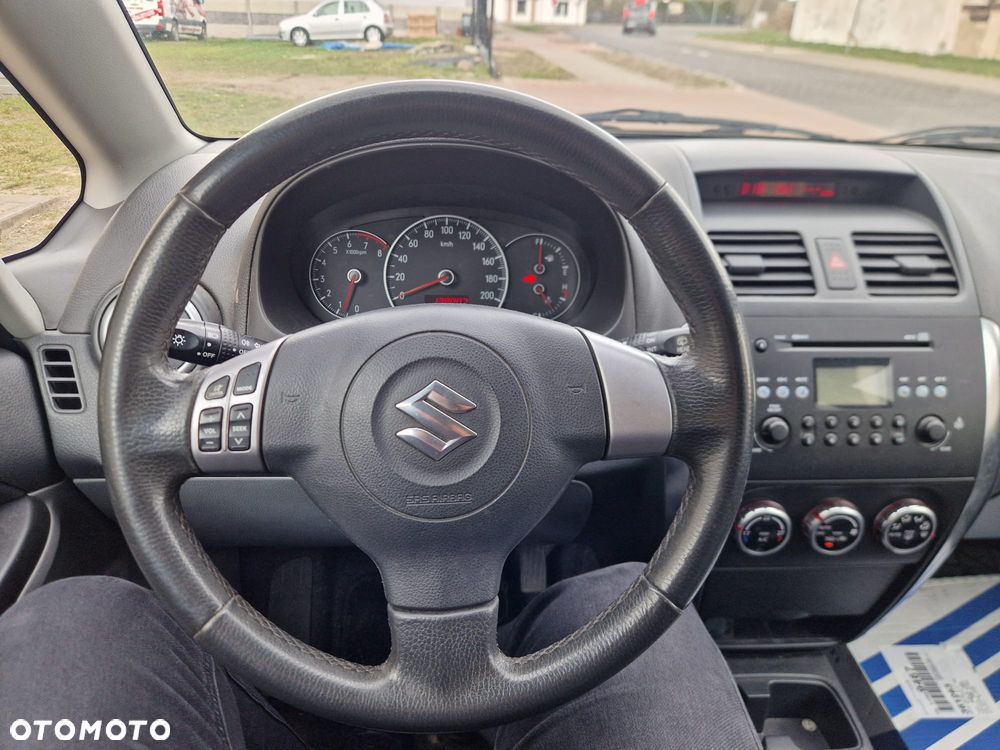 Suzuki SX4 1.6 VVT 4x2 Comfort - 11