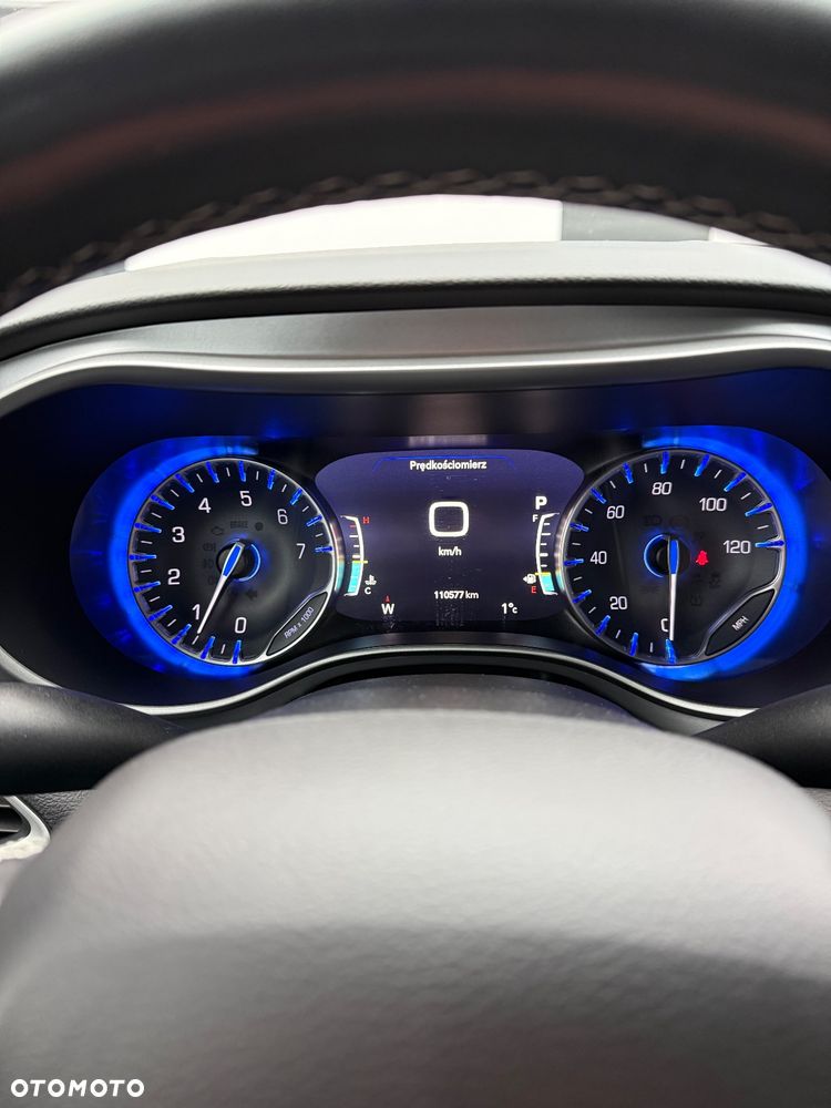 Chrysler Pacifica - 19