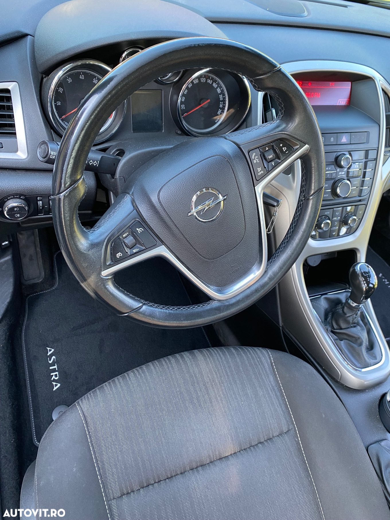 Opel Astra 1.6 Enjoy - 9