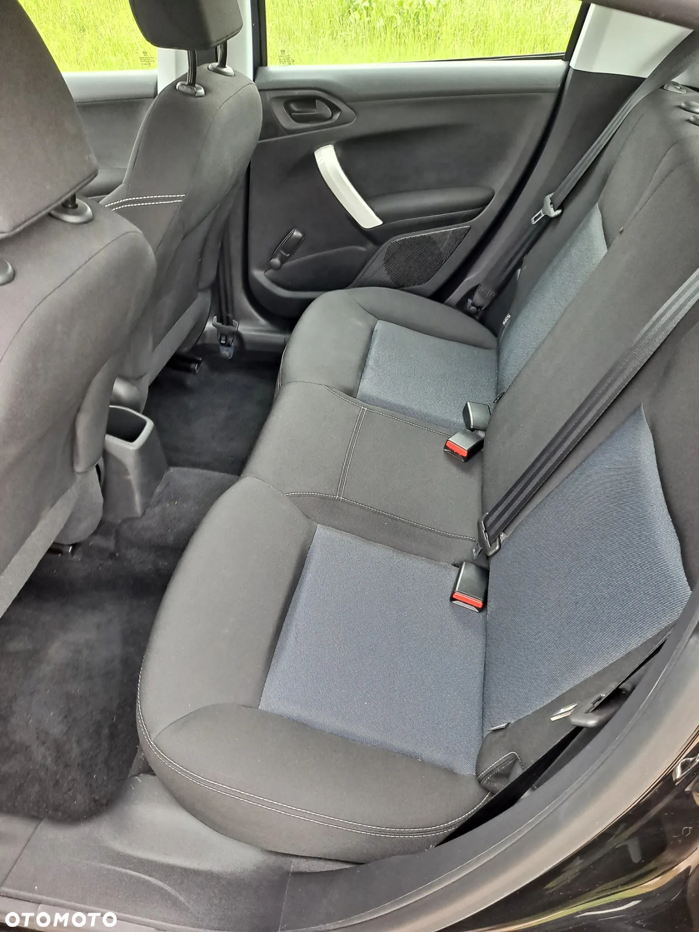 Peugeot 208 - 16