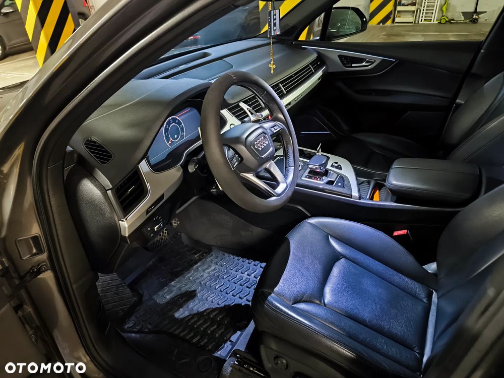 Audi Q7 - 15