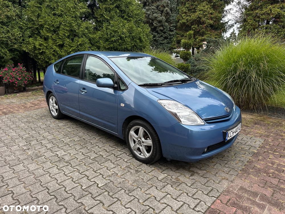 Toyota Prius (Hybrid) Executive - 15