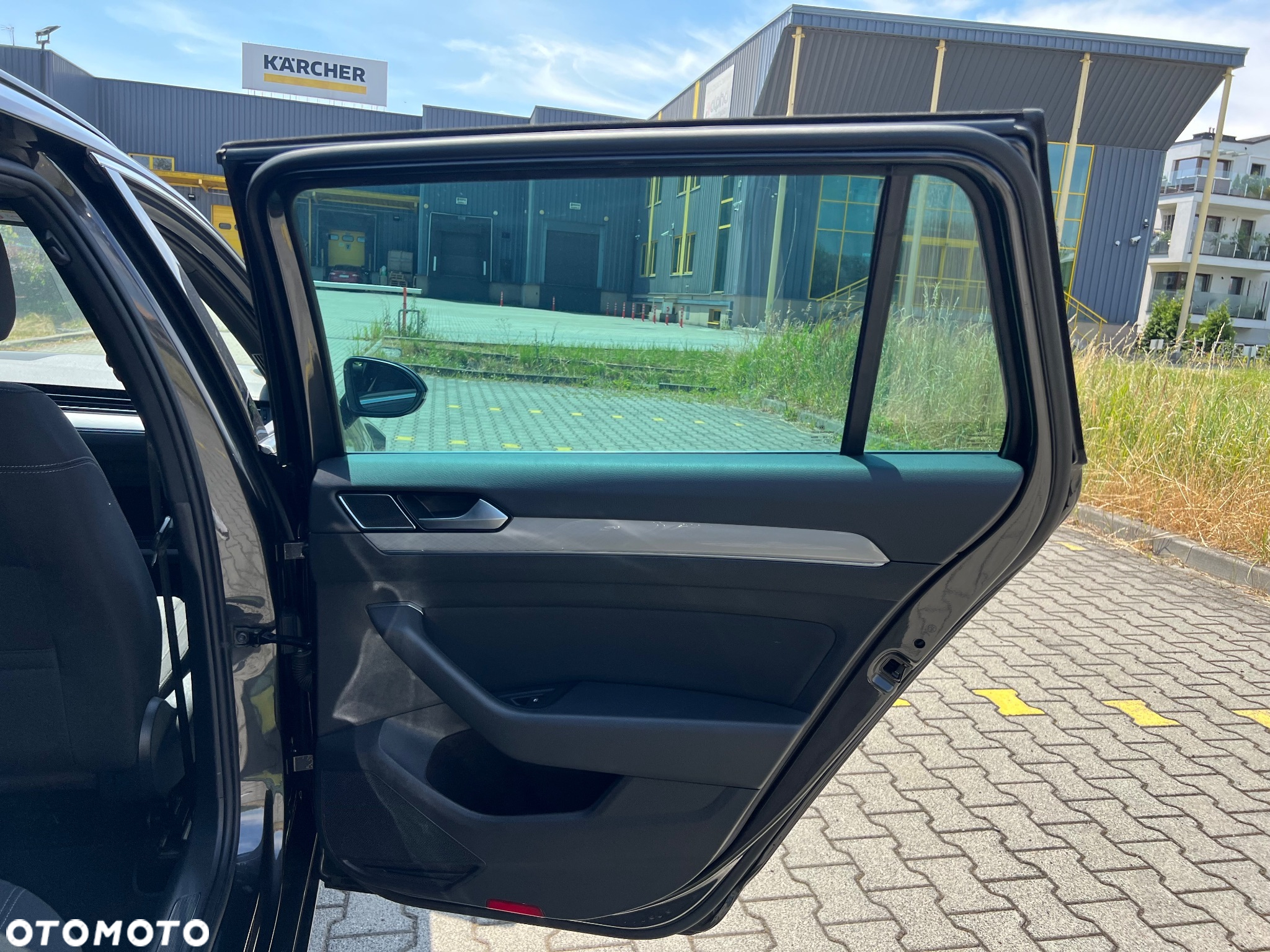Volkswagen Passat 2.0 TDI Elegance DSG - 35