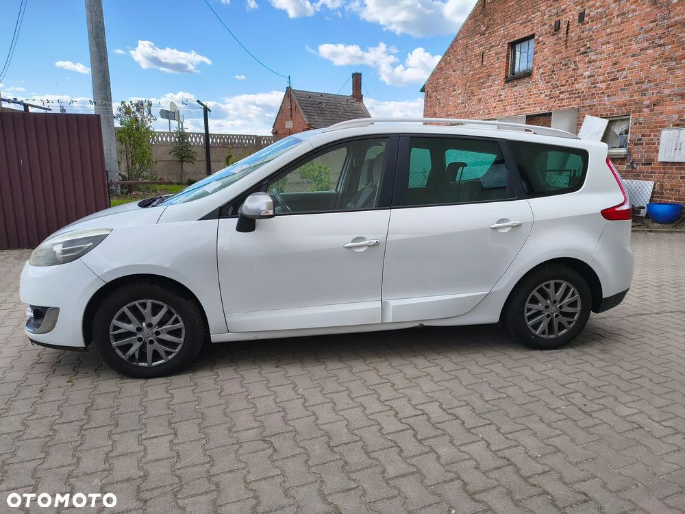 Renault Grand Scenic - 11